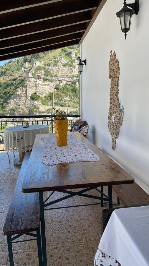Ana Rest House Hostel Berat Dış mekan fotoğraf